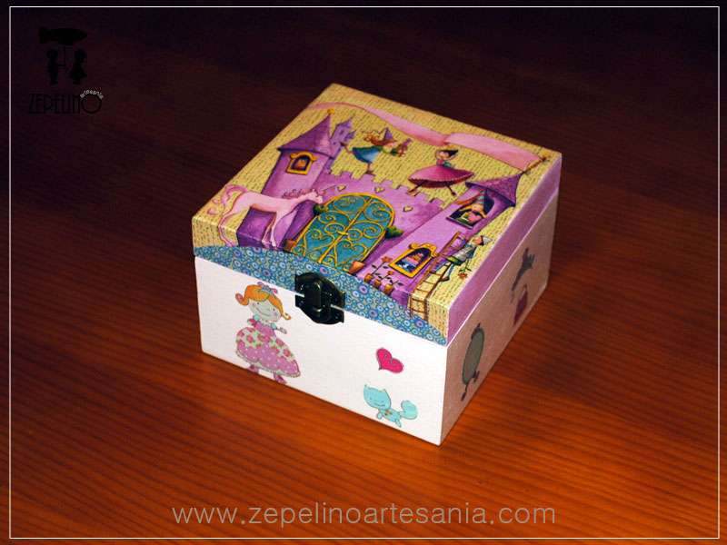 Caja castillo con barbie